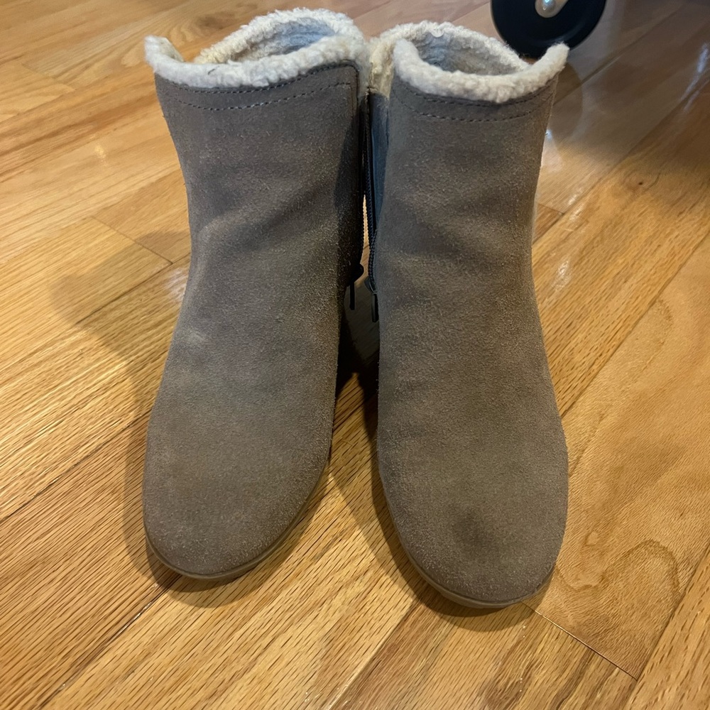 White Mountain Tan Ankle Boots with Cream Lining